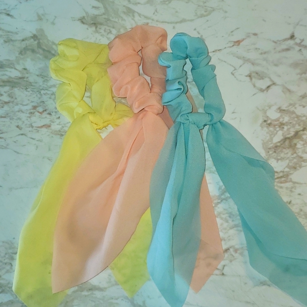 Scrunchie Bows
